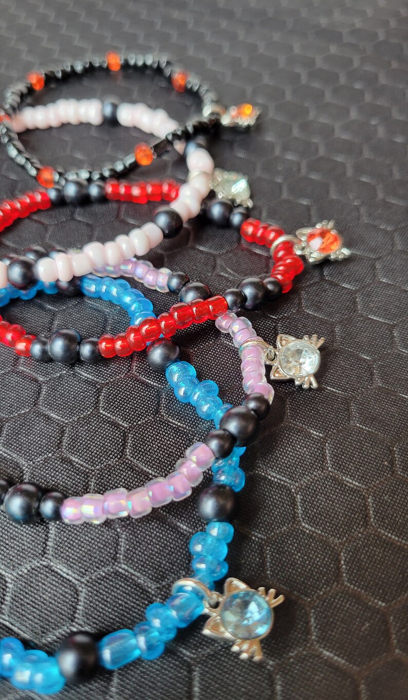 CAT GIRL cat charm seed bead stretch bracelet Blue-Light purple-red-light pink image 1