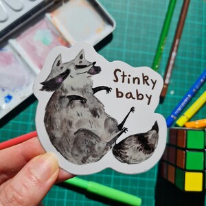 Sticker bébé raton laveur puant | Scrapbooking, Sticker Bullet Journal, Sticker agenda, Sticker illustré mignon