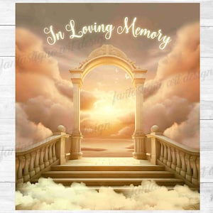 Puede incluir: Una ilustración digital artística representa una escena celestial con una puerta arqueada, escaleras y una balaustrada que conduce a las nubes. El texto "In Loving Memory" está escrito en una elegante escritura en la parte superior. La paleta de colores es cálida, con naranjas y amarillos suaves.