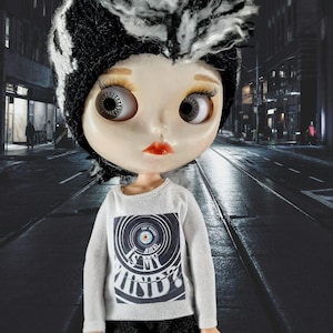 Mini t-shirt à manches longues Blythe WHERE IS my MIND, Petite T-shirt Blythe, BlytheMiddie, T-shirt Licca, Blythe, Mode, Vêtements Blythe, T-shirt Blythe
