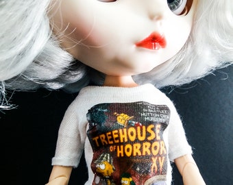 Blythe T-shirt met korte mouw TREEHOUSE OF HORROR 1, Blythe TShirts, Blythe T-shirts, Blythe Tshirt, Blythe Custom Outfits, Blythe Fashion,