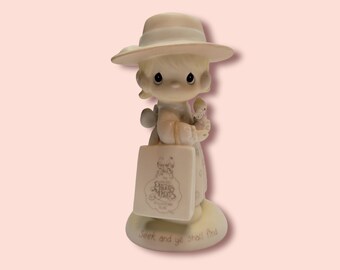 Vintage 1985 Enesco Precious Moments "Seek and Ye Shall Find" Figurine (E-005)