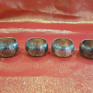 Set von 4 runden Serviettenringen,4 Runde Vintage Serviettenringe,Vintage Metall Serviettenringe,Vintage Geschirr,Geschenk Serviettenhalter