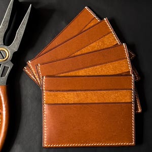 Tarjetero de piel marrón hecho a mano – Cartera minimalista fina – Piel italiana – Regalo – Costuras – RK Lederwerk
