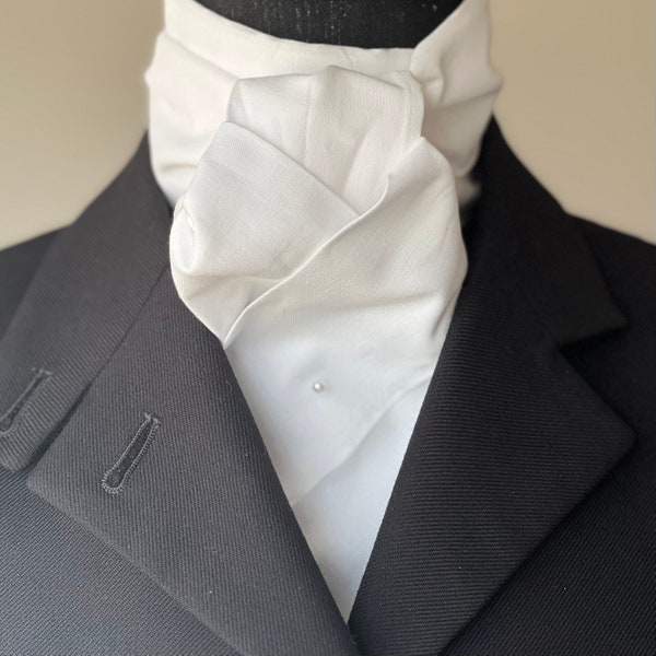 pretied stock tie