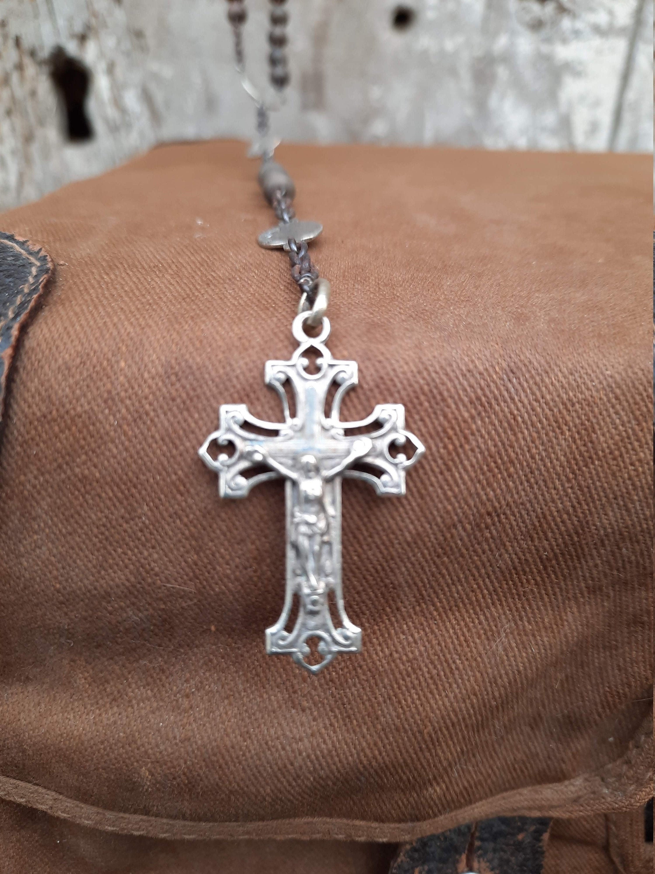 Chapelet Vintage en Bois et Métal