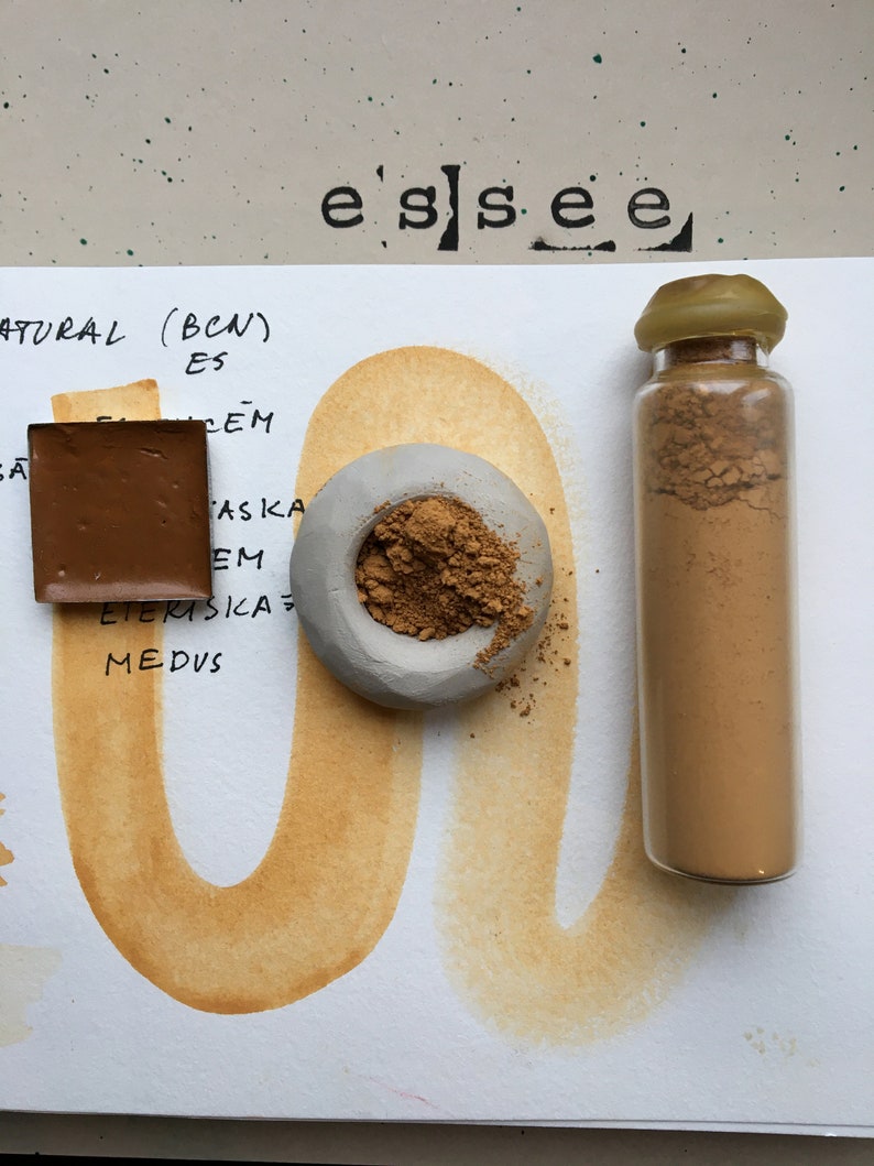 Almagre. Sanguine, Earth's soil pigments, Essee Earth & Essence Siena natural