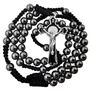 8mm Hämatit schwarze Perlen katholischen Rosenkranz Halskette für Männer St. Benedikt Medaille Kruzifix handgemachte geflochtene Rosenkränze mit Rosenkranz Beutel Gebetskarte
