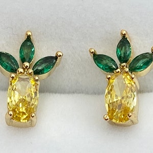 Pineapple earrings, fruit earrings, pineapple stud earrings, pineapple jewelry, pineapple crystal earrings, fruit jewelry, yellow earrings