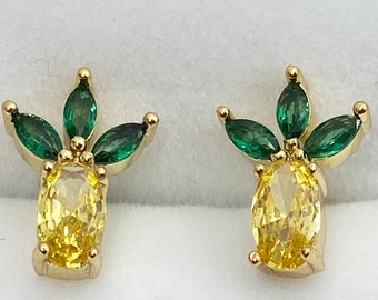 Pineapple earrings, fruit earrings, pineapple stud earrings, pineapple jewelry, pineapple crystal earrings, fruit jewelry, yellow earrings