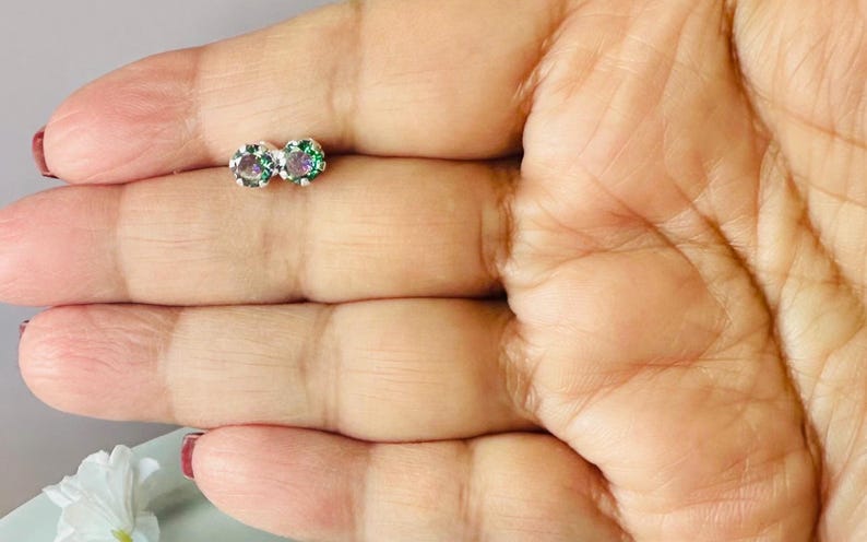 Pendientes de topacio místico auténtico: plata de ley, piedra arcoíris de 5 mm imagen 5