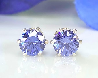 Pendientes de plata de ley con circonita cúbica y tanzanita (piedra natal de diciembre)