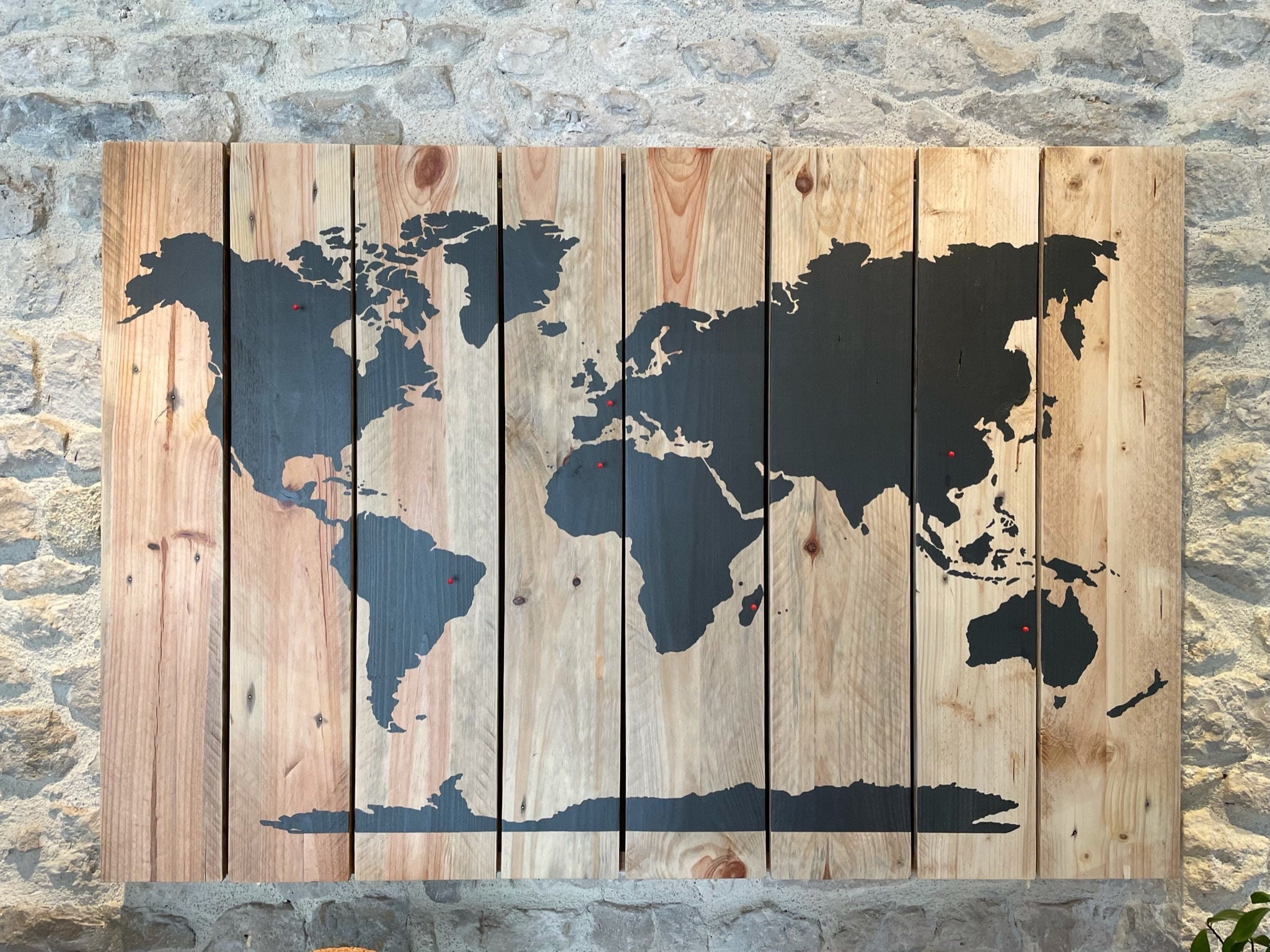 Carte du monde sur promo bois