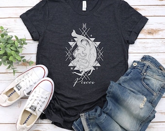 Pisces Horoscope Shirt, Astrology T-Shirt, Zodiac Tee, Zodiac Signs Shirt, Pisces Gift, Pisces Birthday Present, Women's Astrology Shirt
