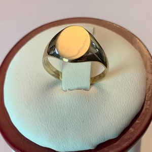 14K Solid Yellow Gold Signet Ring/Circle Signet Ring/Custom Made Pinky Ring Laser Engraving/Engraved Signet Ring