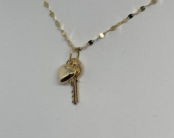 14k Gold Key and Puffed Heart Necklace: Minimalist Charm, Hammer Cut Chain