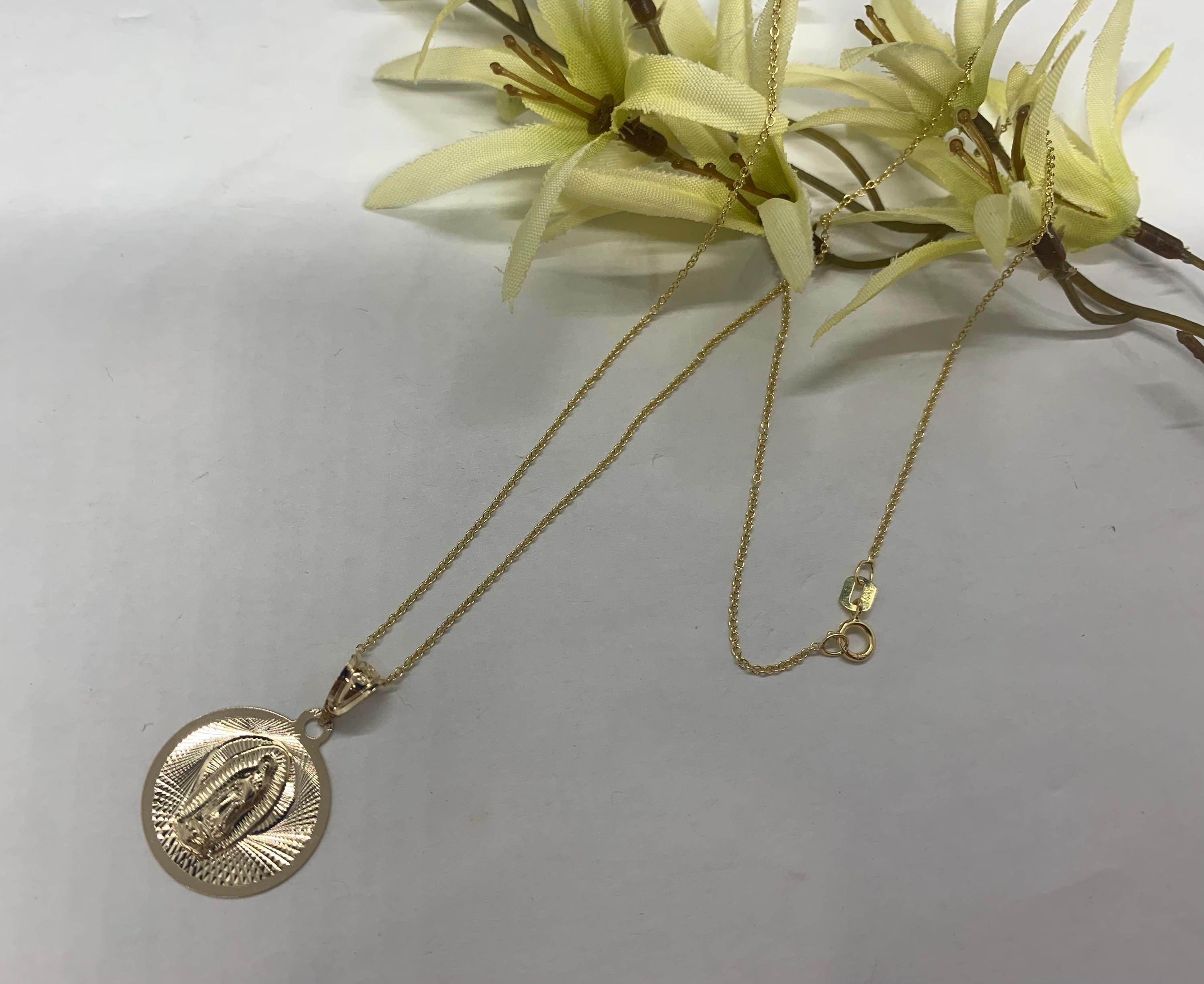 14K Solid Gold Virgin Mary Pendant Necklace: Religious Charm - Etsy