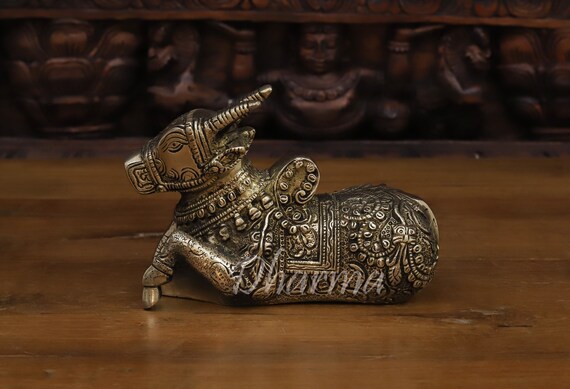 真鍮のナンディ牛（シヴァ神の乗り物） - Etsy 日本