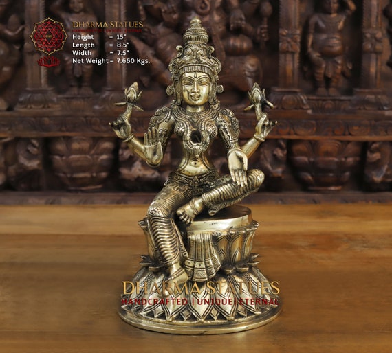 Oude Indiase Hindoeïstische God Boeddha Samenstelling Een Figuur In Lotus Houding Tegen De Maan Vectorillustratie 32742686 Oude Indiase Hindoeïstische God Boeddha Samenstelling Een Figuur In Lotus Houding Tegen De Maan Vectorillustratie 32742686