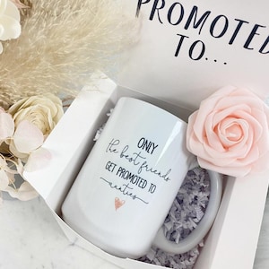 Promoted to auntie baby pregnancy announcement idea for sister only the best friends get promoted to aunt cute custom aunt mug grandma