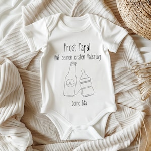 Personalisierter Babybody und Tshirt “Prost Papa” – Erster Vatertag Geschenk