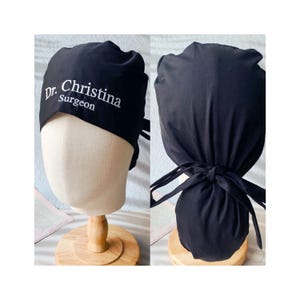 Personlig kirurgisk mössa, anpassad hästsvansläkarmössa, tandläkarmössa, anpassad broderad skrubbmössa med namn, present till sjuksköterska anestesi\läkare