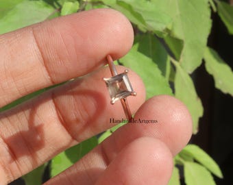 Anillo de plata 925 con cuarzo ahumado: gema vintage de talla cojín.