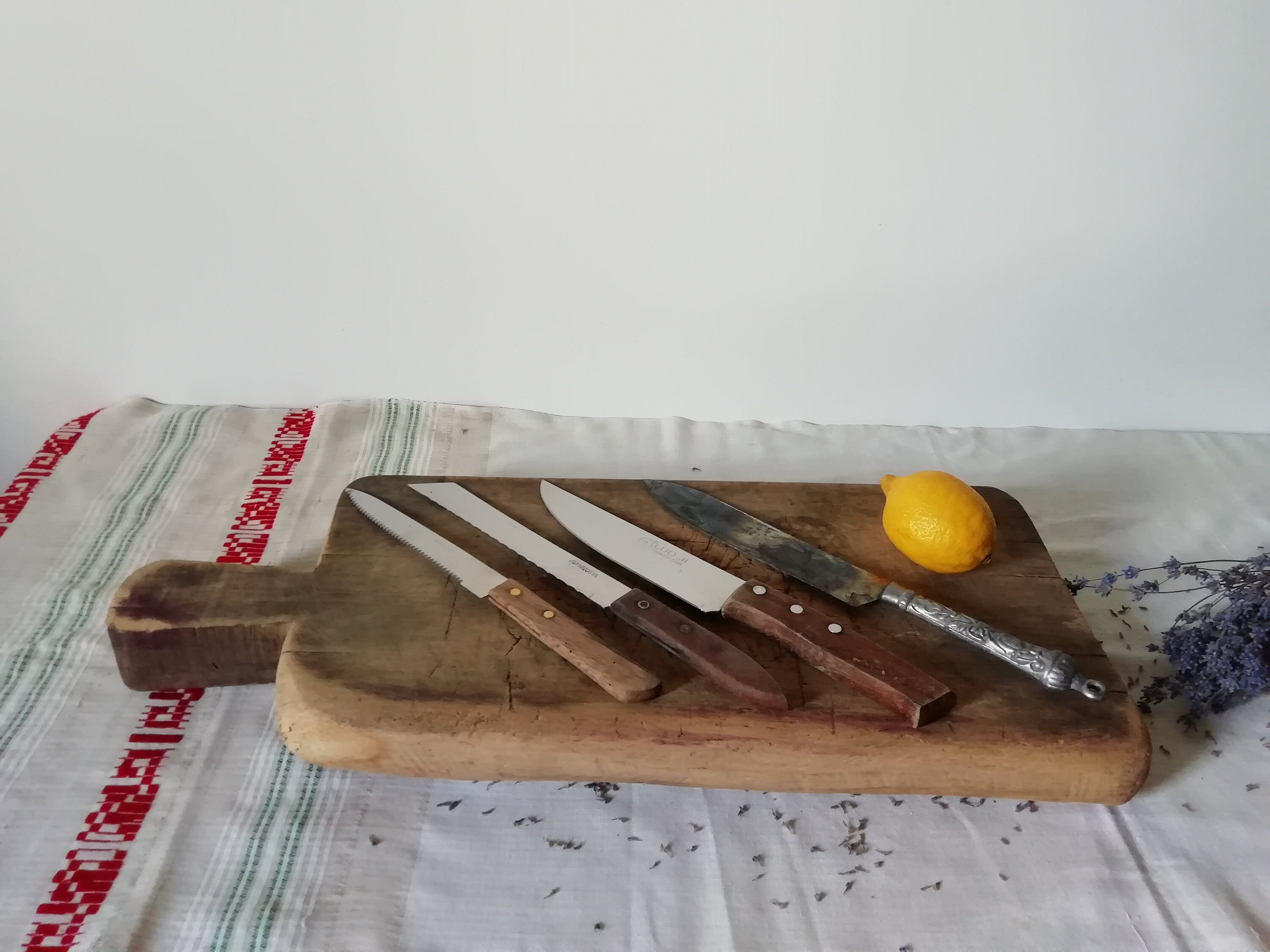 Vintage Wood Handled Kitchen Knife Old Big Knives With Wooden or Aluminum  Handles for Food Photography Props Collectable Knives 