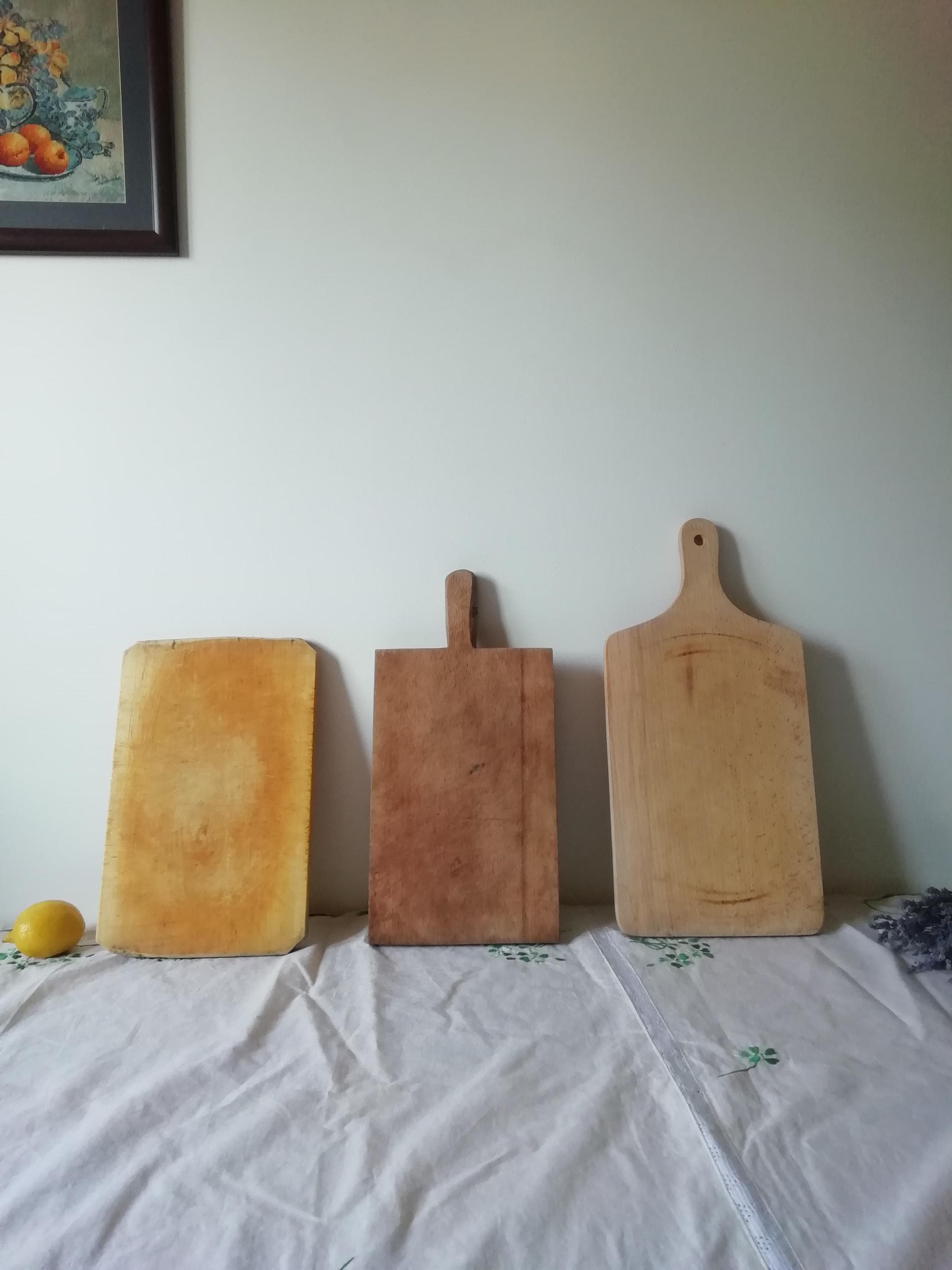 イタリアヴィンテージカッティングボード アンティークの木製カッティングボード、素朴なチョッピングボード