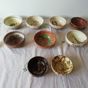 Bols anciens en argile, assiettes en céramique faites main vintage, poterie roumaine primitive en terre cuite rustique, bols usagés en faïence de ferme