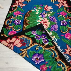 Vintage Romanian handmade wool rug kilim with beautiful traditional folk floral design, Large 118&#39;&#39; x 68&#39;&#39;