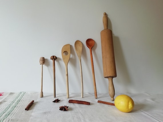 Cucchiaio in legno d'ulivo fatto a mano - Cucchiaio rustico in legno per servire e cucinare / Singolo o set da 2 / Utensili naturali ed ecologici - Italia