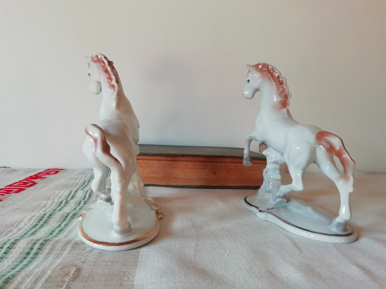 Vintage Porcelain Figurine Horse Collectible Figurines Etsy