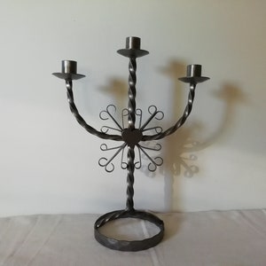 Vintage Ornate Metal Candelabra with Heart Motif - Three-Arm Decorative Candle Holder for Elegant Dining and Entertaining