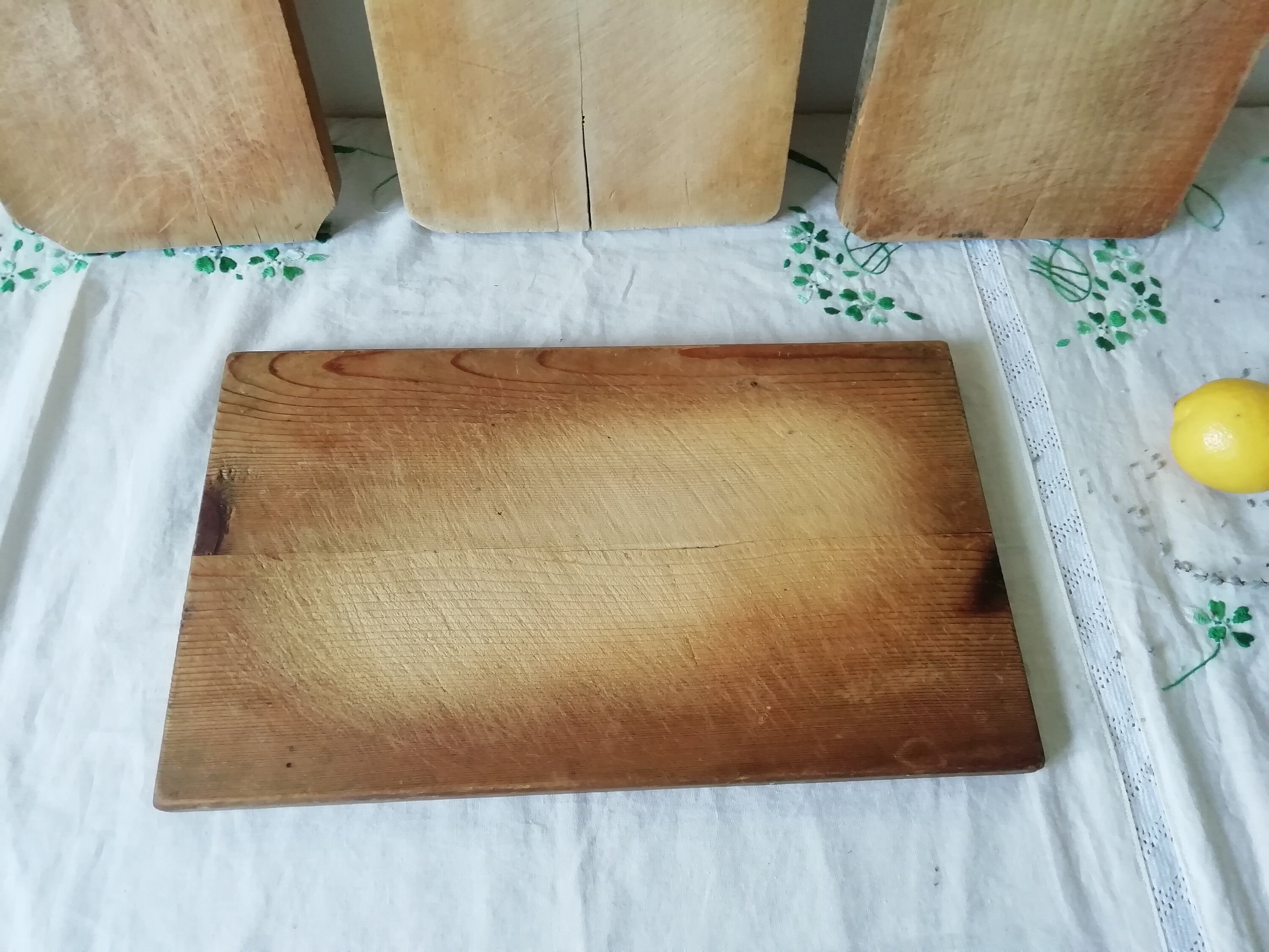 PLANCHE À DÉCOUPER ancienne carrée en bois 17 cm sur 17 cm EUR 12,00