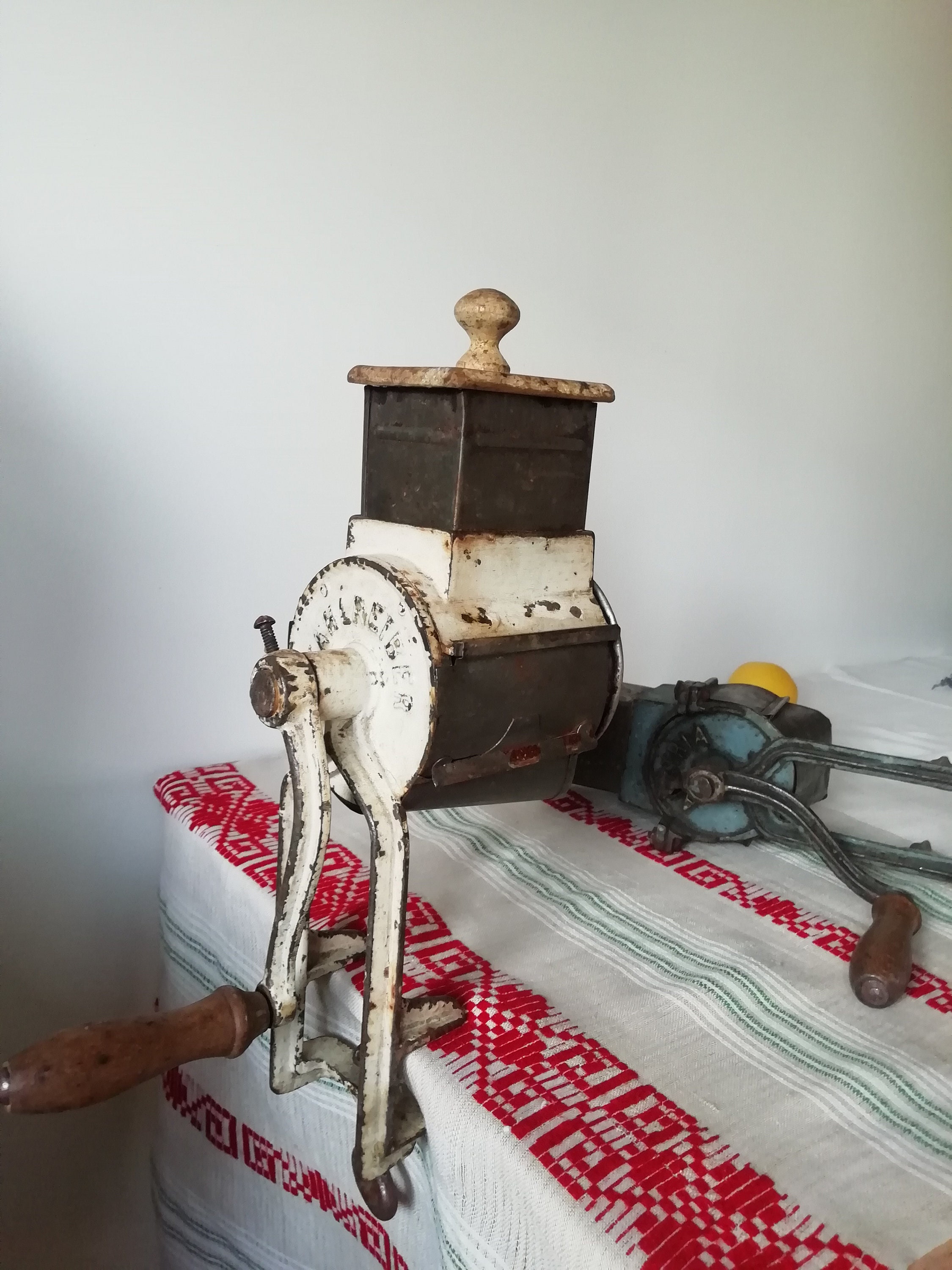 Râpe à Manivelle Jupiter Vintage – Moulin à Grains Allemand, Bloc Bois D'origine, Grande Capacité