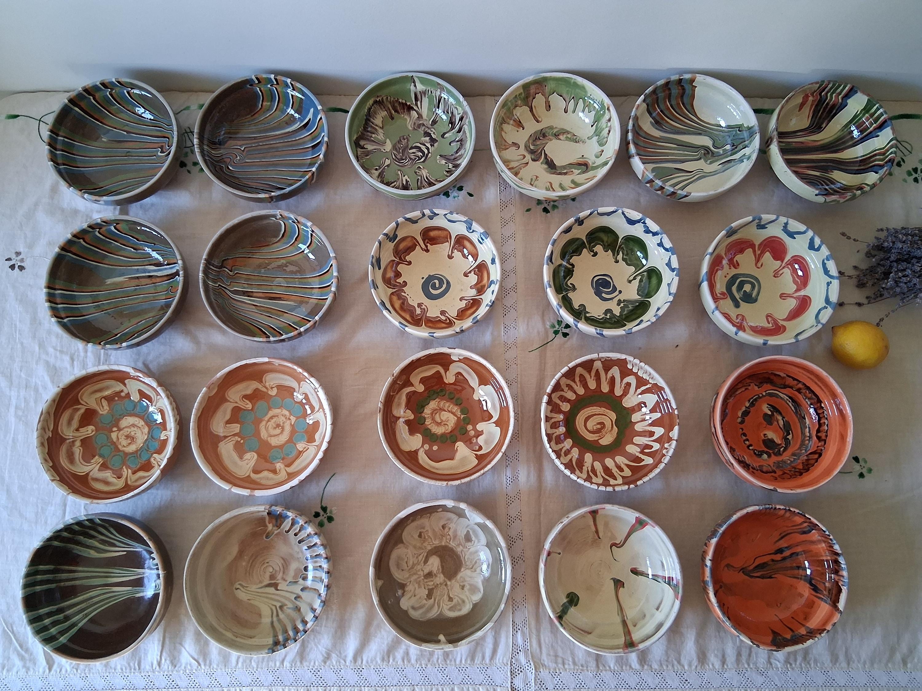 ボール皿　ルーマニア製 ヴィンテージの伝統的なルーマニアの手作り粘土ボウル。使用