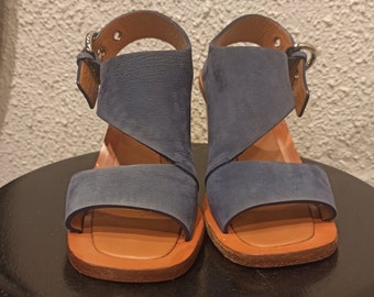 CÉLİNE Blue Suede Strappy SANDALS size : 37 Pre-owned !!