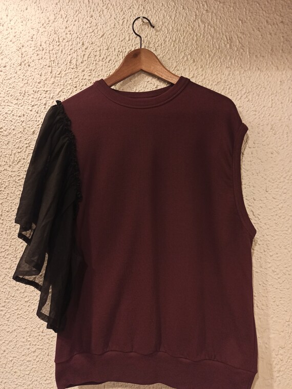 DRIES VAN NOTEN Halto Ruffle Sweatshirt Top Burgundy Size: Extra DRIES VAN NOTEN Halto Ruffle Sweatshirt Top Burgundy Size: Extra