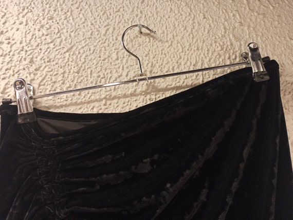 【関税&送料込】Dries Van Noten Black Velvet Skirt DRIES VAN NOTEN Velvet Midi Skirt Black Size: Large