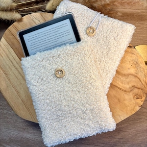 Padded book or e-reader pouch in terry fabric, pocket or paperback format, gift idea, book protector, Kindle case