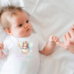 Verzauberte Babybodys mit personalisiertem Feenmotiv, Geschenk zur Geburt Babykleidung Schwangerschaftsverkündung HALLO WELT Bild 2