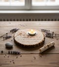 Memorial light, mourning light, grief, handmade, candle holder as a tree slice with laser engraving "MEMORIES are our window" dandelion