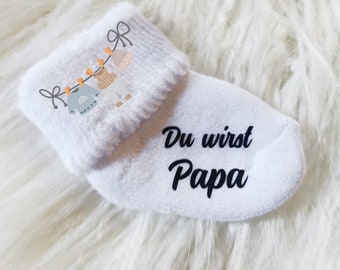 Babysocke zur Schwangerschaftverkündung,Personalisiert du wirst Oma Opa Onkel Tante Überraschung,der Sockenrand ist mit Wäscheleine verziert