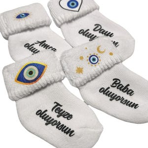 Schwangerschaft verkünden , Babysocke Personalisiert auf TÜRKISCH Baba, Anneanne Oluyorsun, Bebek Geliyor "Türkisches Auge" Schutzsymbol