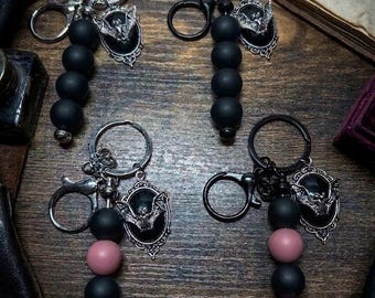 Gothic Bat Fidget Keychain - Black and Pink Pastel Goth Accessory, Creepy Cute Bag Charm, Spooky Beaded Zipper Pull Gift