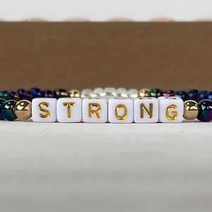 Pulsera FUERTE / Pulsera apilable hecha a mano / Joyería motivacional, inspiradora y apilable personalizada: regalo perfecto para empoderarla
