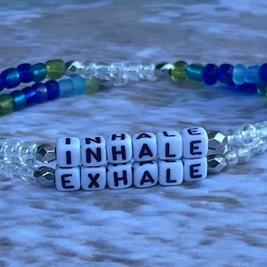 Conjunto de pulseras INHALE & EXHALE n.° 3 / Pulseras apilables hechas a mano / Joyería personalizada, motivacional, inspiradora y apilable - Regalo consciente