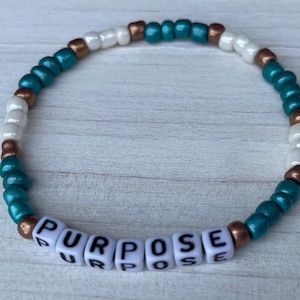 Pulsera metálica verde azulado PROPÓSITO / Pulsera apilable hecha a mano / Joyería motivacional, inspiradora y apilable personalizada: el regalo perfecto para ella