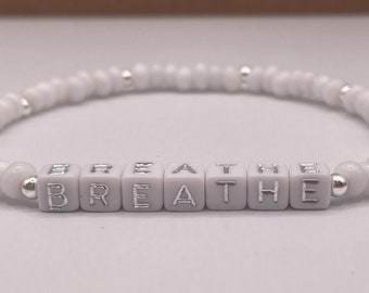 Pulsera BREATHE #1 / Pulsera apilable hecha a mano / Joyería motivacional, inspiradora y apilable personalizada - Salud mental, regalo para ella